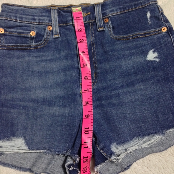 Levi's | High Rise Jean Shorts | Size 27 - Picture 6 of 6